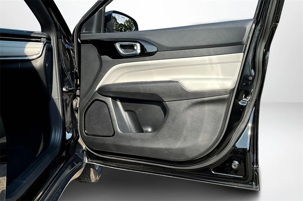 2023 Jeep Compass Limited photo 31