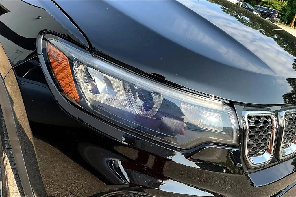 2023 Jeep Compass Limited photo 10