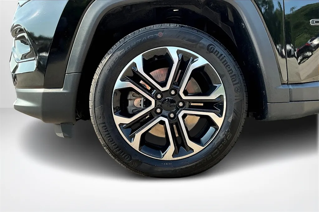 2023 Jeep Compass Limited photo 33