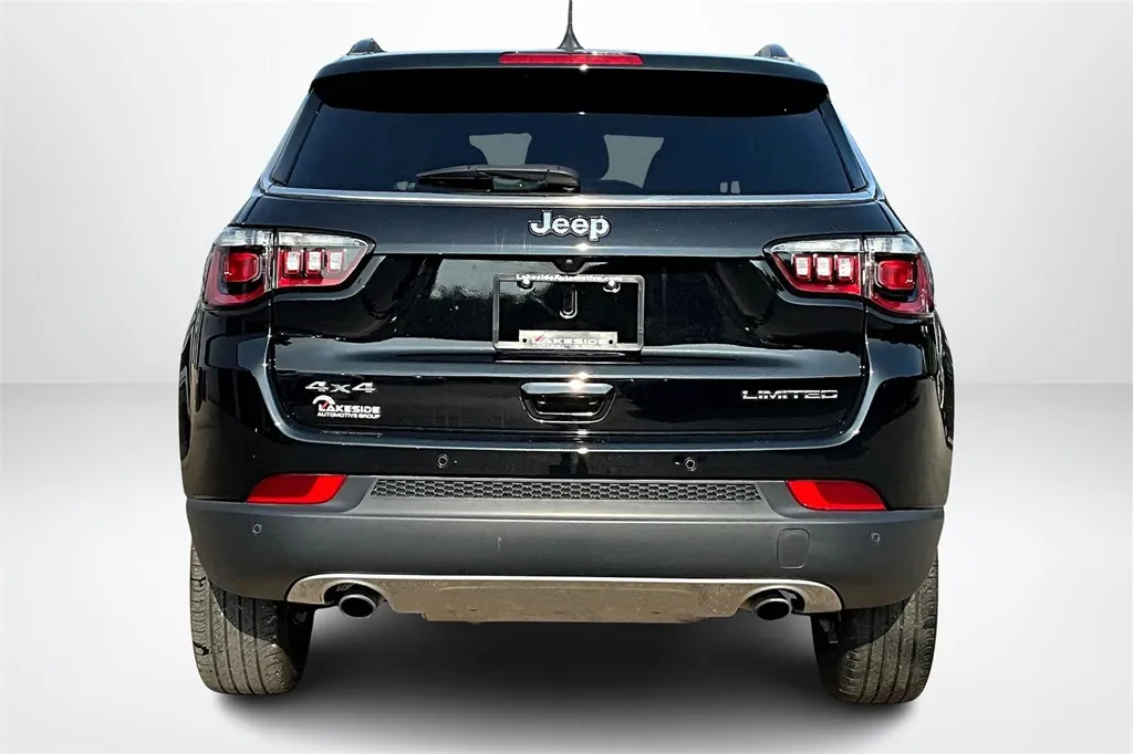 2023 Jeep Compass Limited photo 24