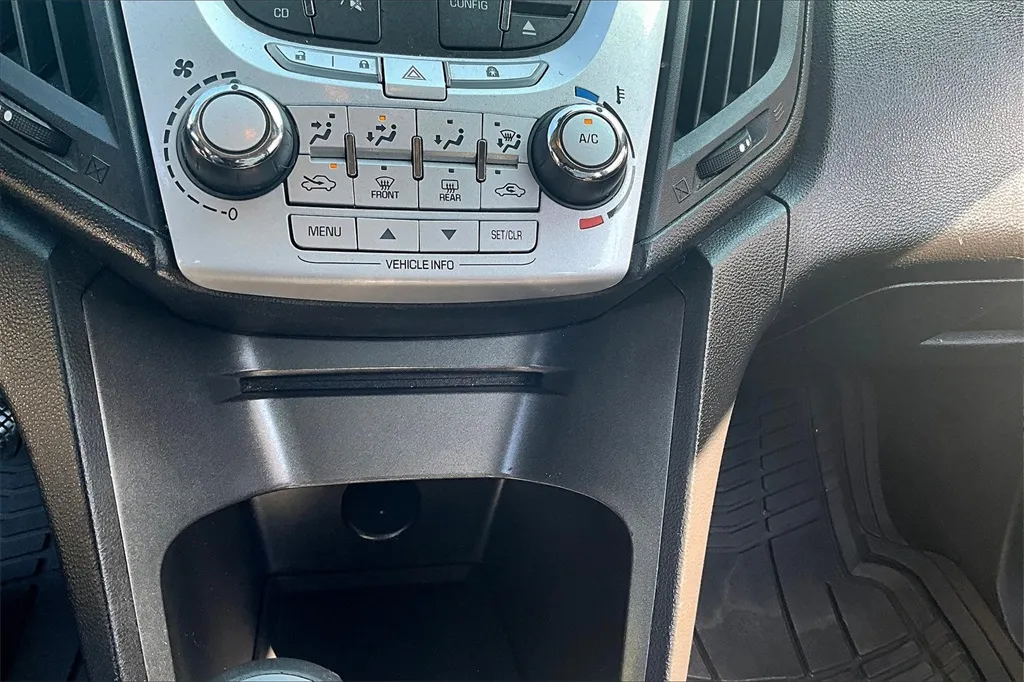 2014 Chevrolet Equinox LS photo 16