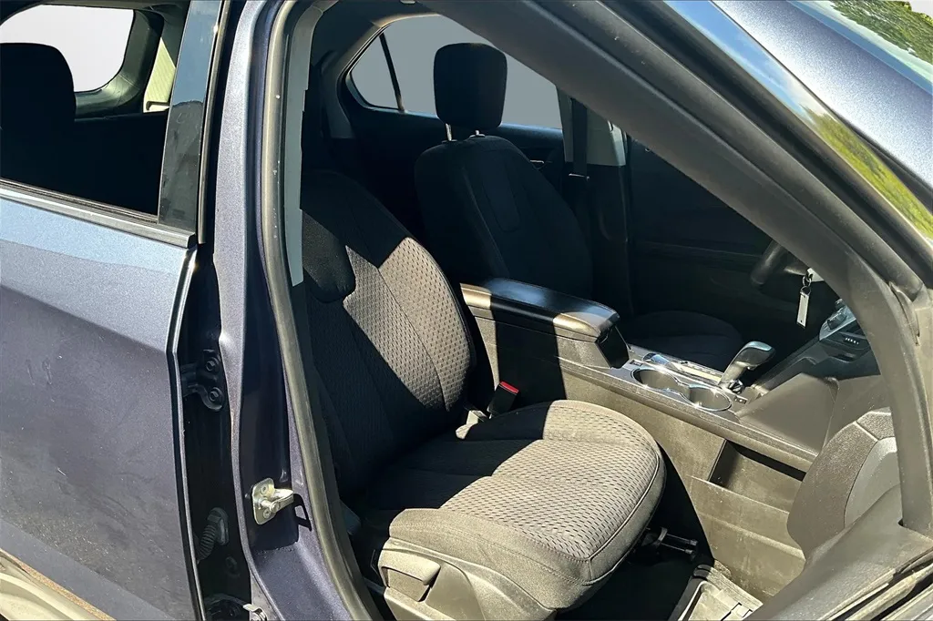 2014 Chevrolet Equinox LS photo 9