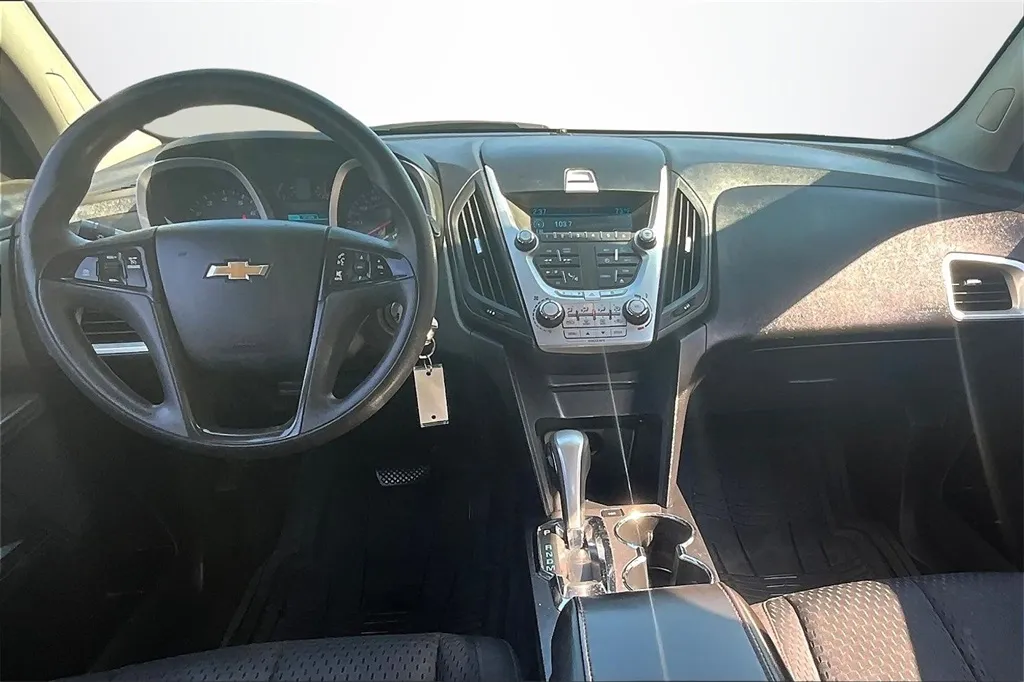 2014 Chevrolet Equinox LS photo 3