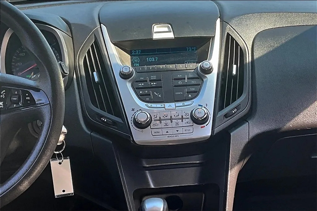 2014 Chevrolet Equinox LS photo 23
