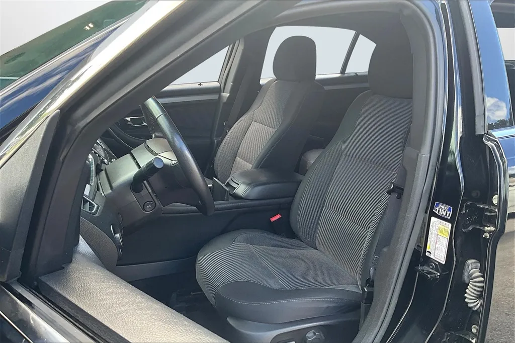 2016 Ford Taurus SEL photo 18