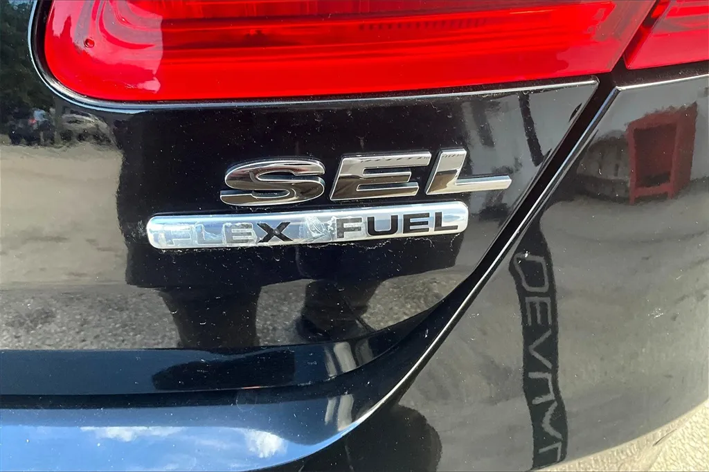 2016 Ford Taurus SEL photo 19