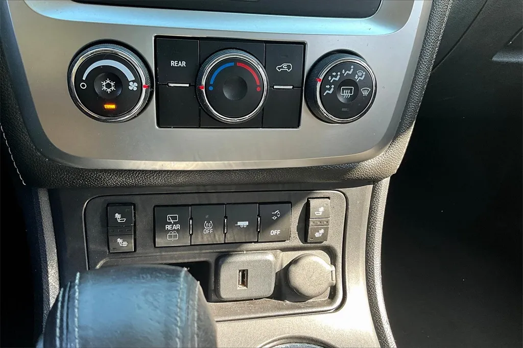 2015 Gmc Acadia SLE photo 26