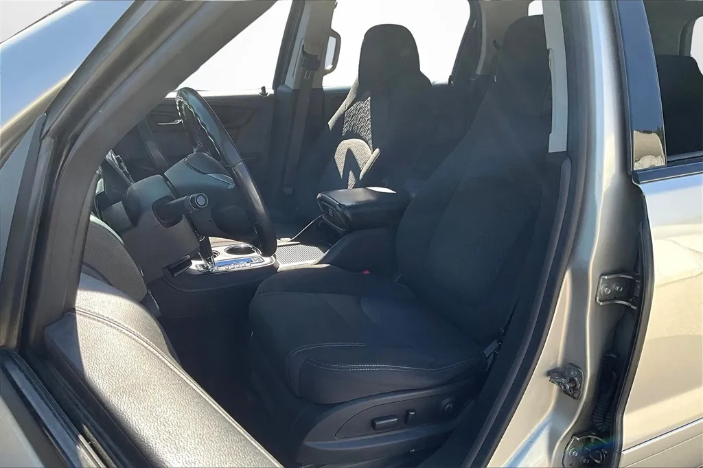 2015 Gmc Acadia SLE photo 28