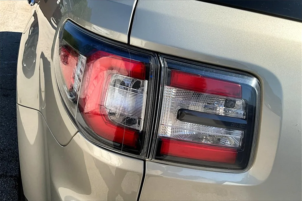 2015 Gmc Acadia SLE photo 18
