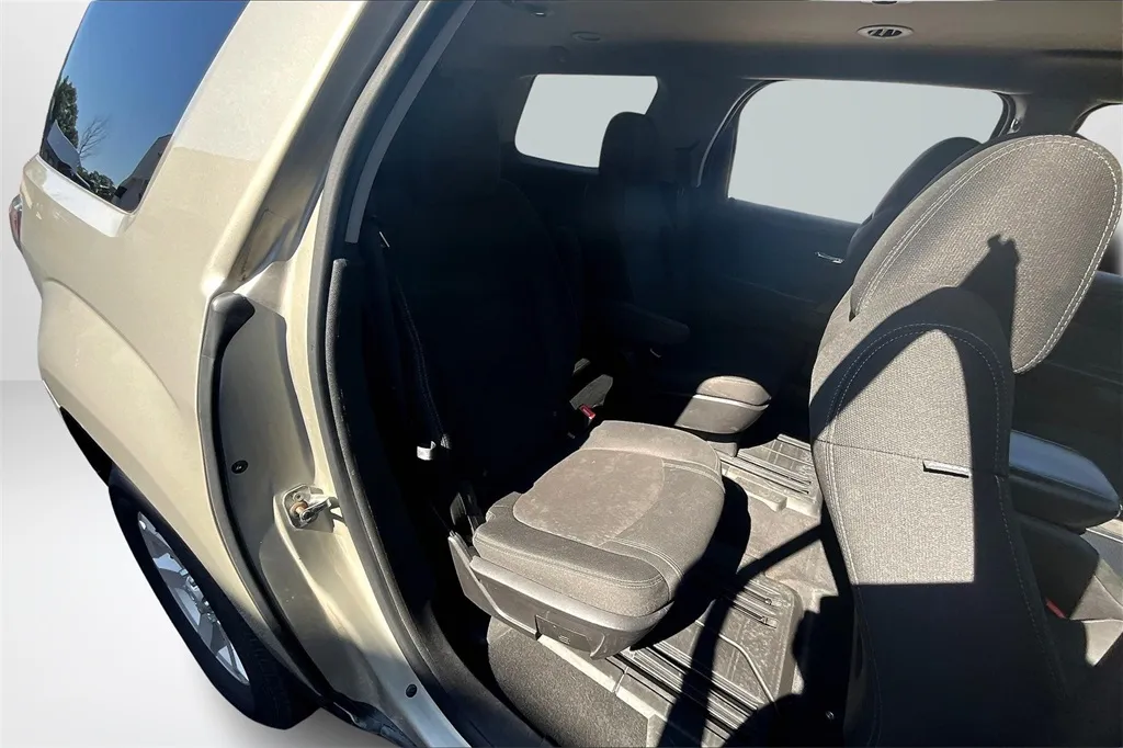 2015 Gmc Acadia SLE photo 8