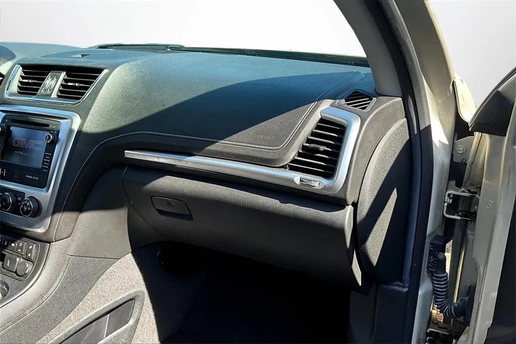 2015 Gmc Acadia SLE photo 29