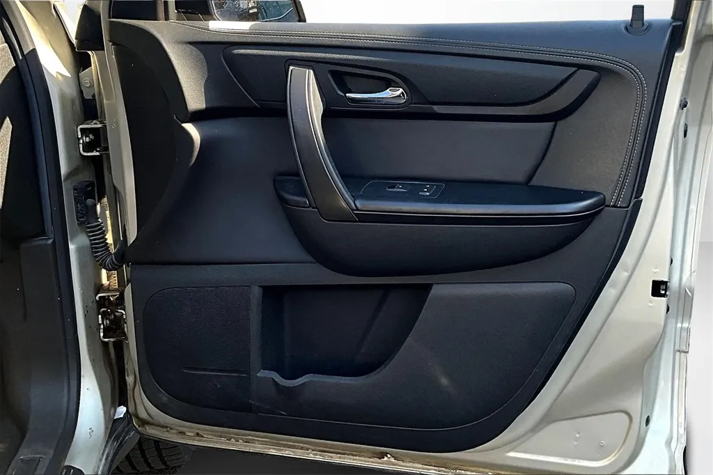 2015 Gmc Acadia SLE photo 9