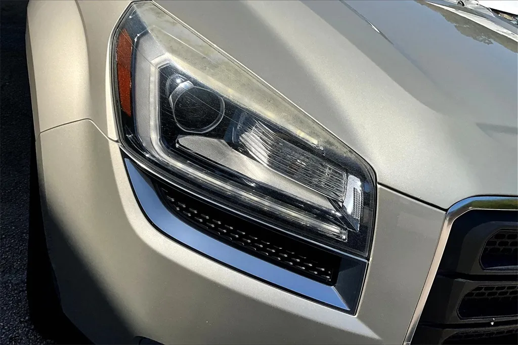 2015 Gmc Acadia SLE photo 30