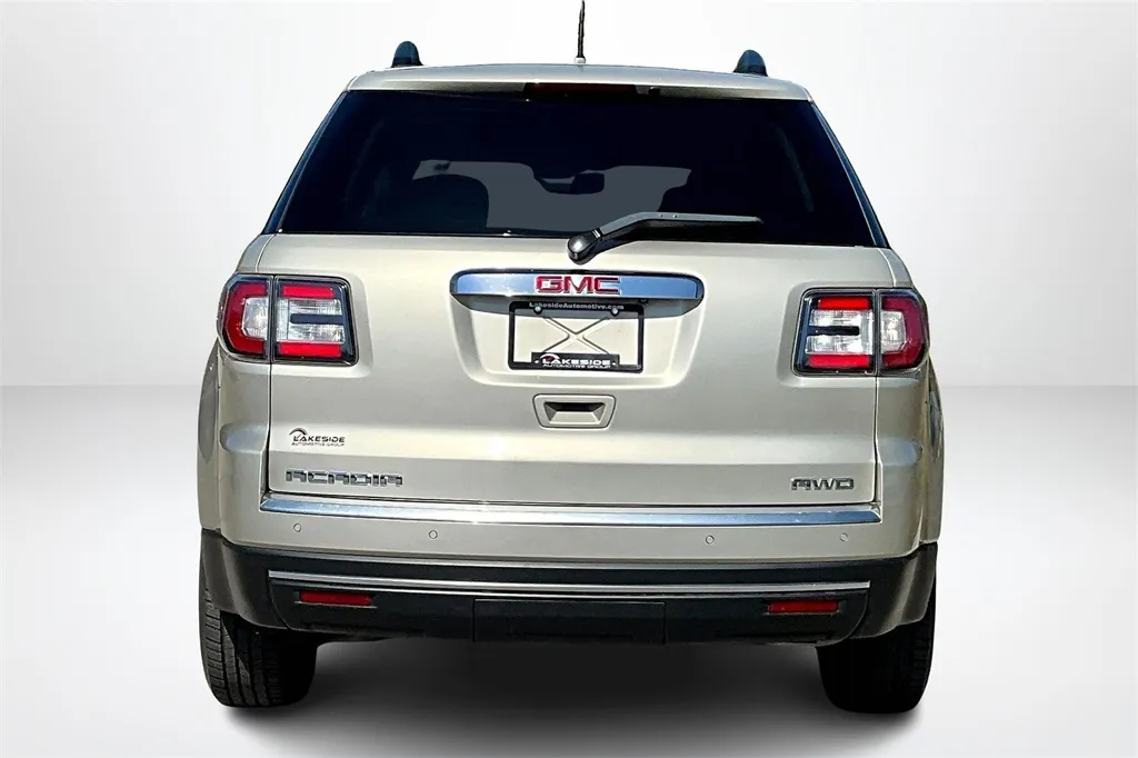2015 Gmc Acadia SLE photo 23