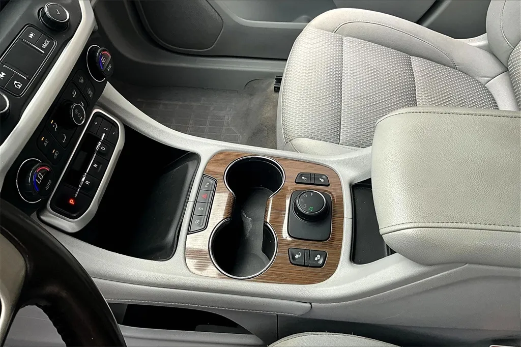 2020 Gmc Acadia SLE photo 29