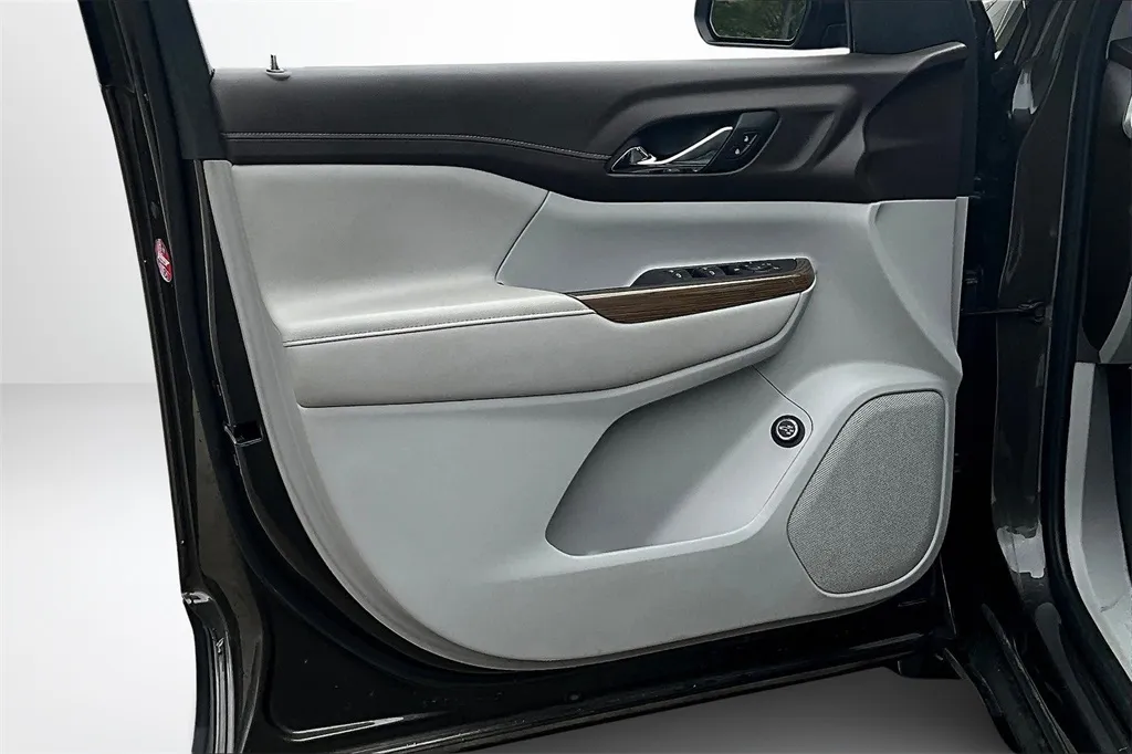 2020 Gmc Acadia SLE photo 19