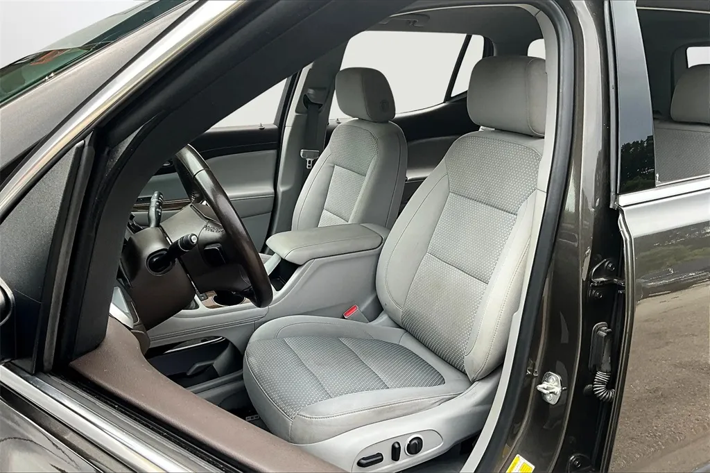 2020 Gmc Acadia SLE photo 30