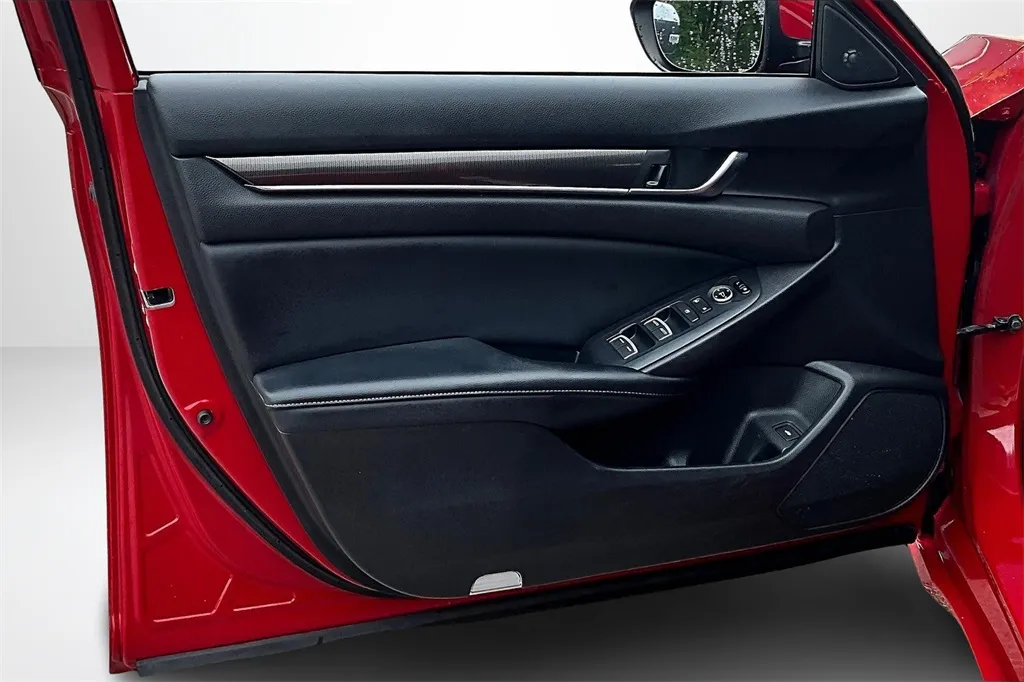 2018 Honda Accord Sport photo 26