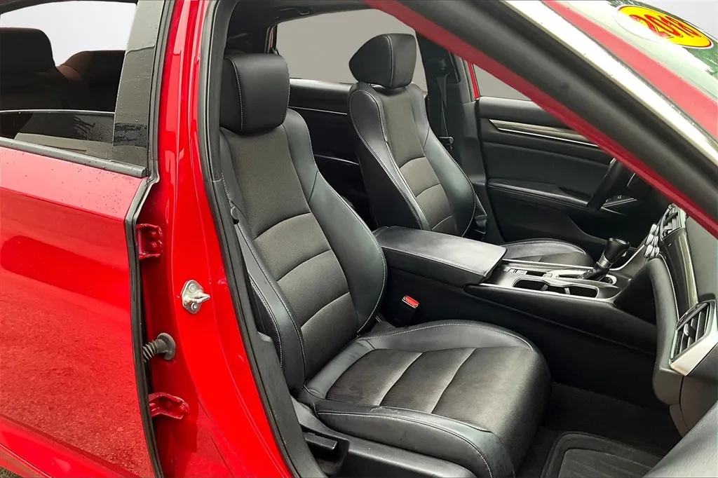 2018 Honda Accord Sport photo 29