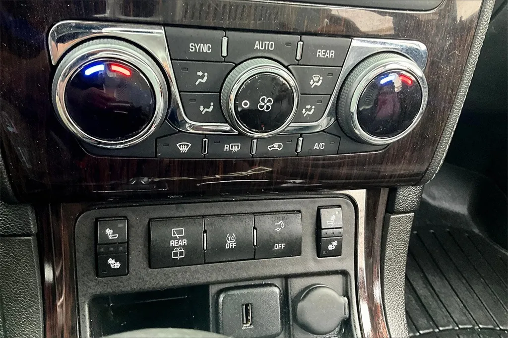 2017 Chevrolet Traverse 2LT photo 27