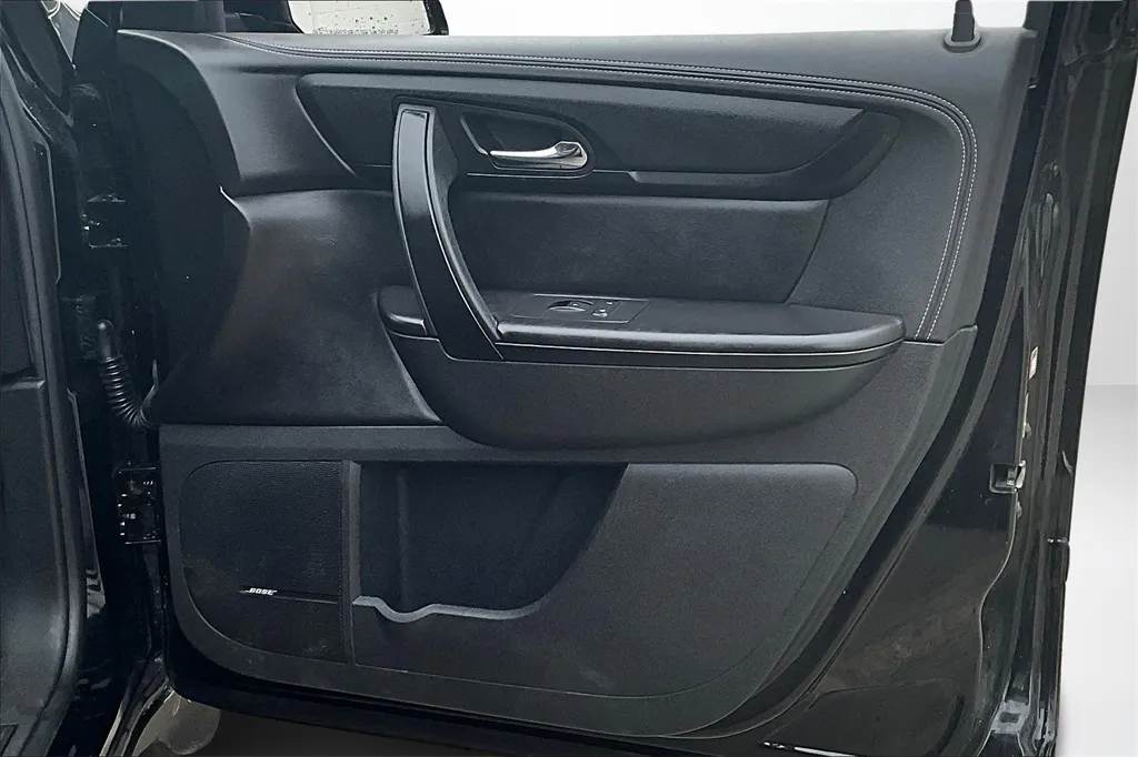 2017 Chevrolet Traverse 2LT photo 31