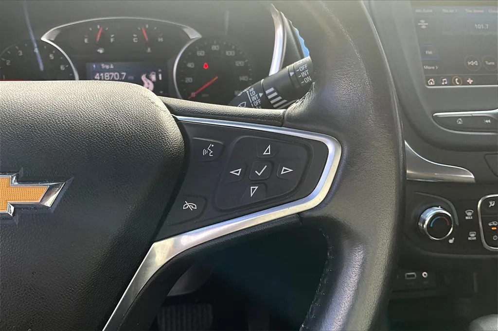 2022 Chevrolet Equinox LT photo 24