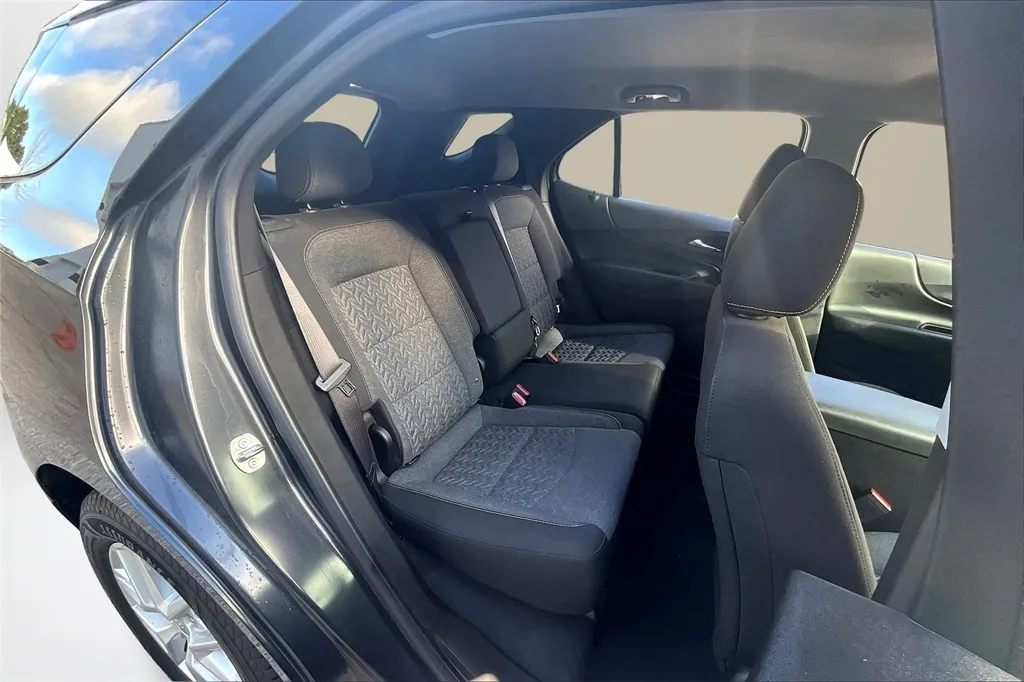 2022 Chevrolet Equinox LT photo 28