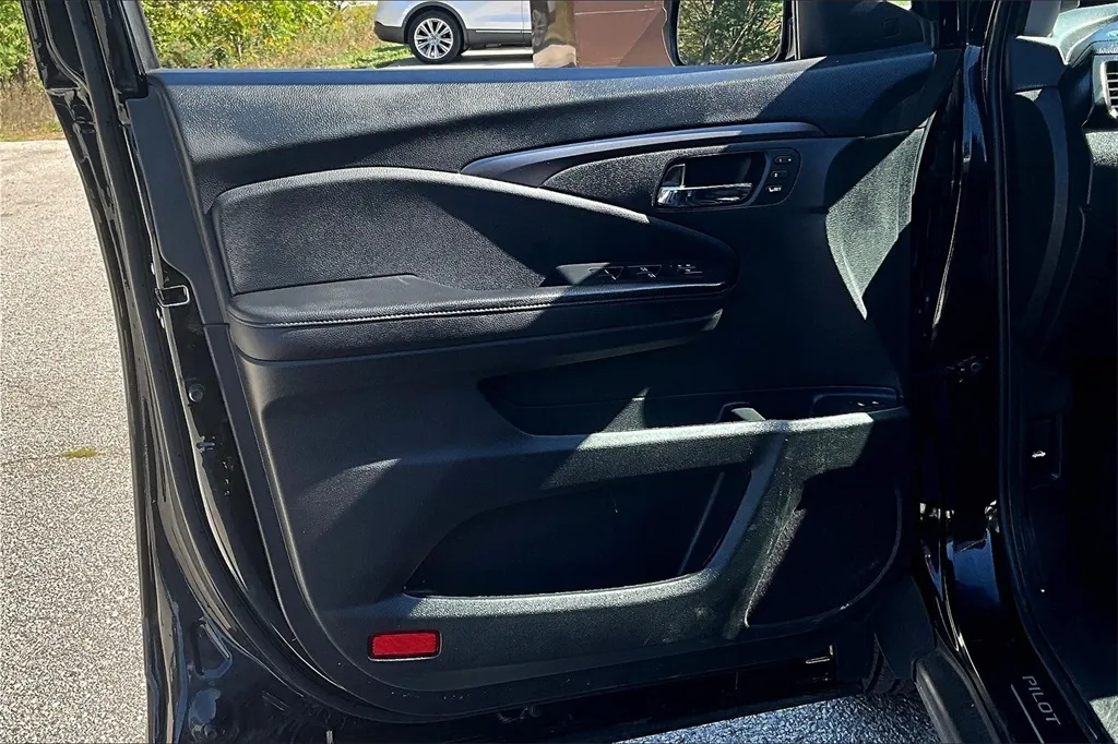 2020 Honda Pilot EX-L photo 18