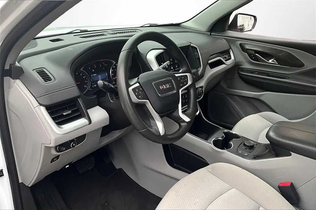 2023 Gmc Terrain SLE photo 17