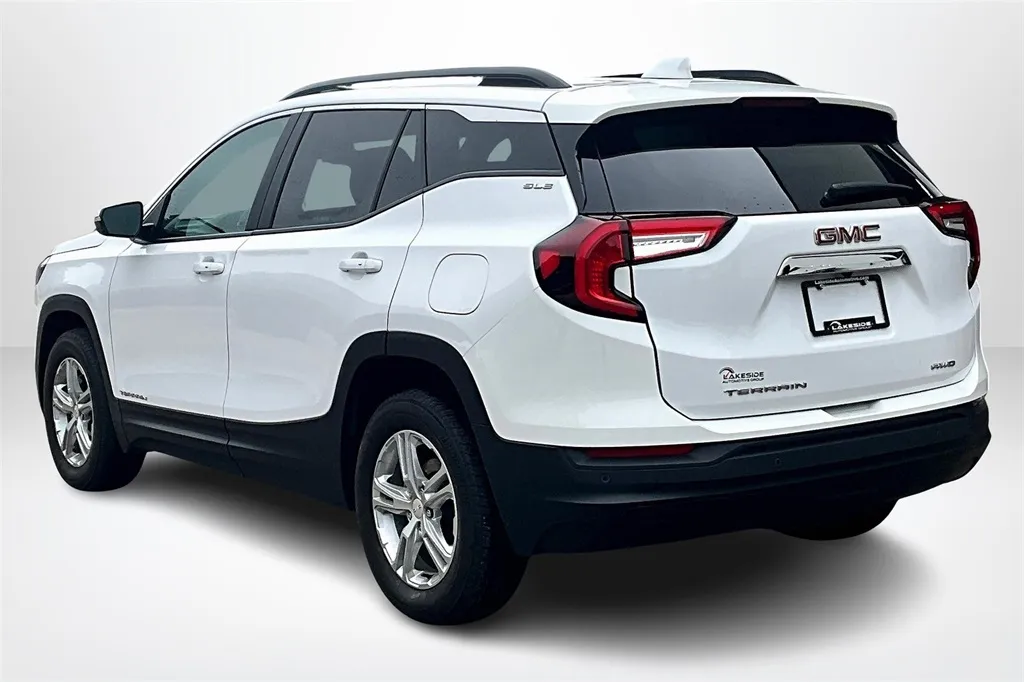 2023 Gmc Terrain SLE photo 2