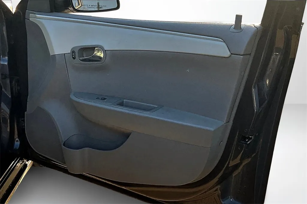 2011 Chevrolet Malibu LS photo 16