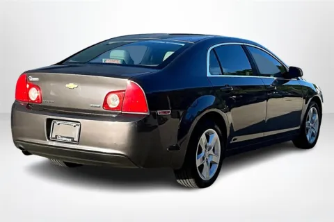 More photos of 2011 Chevrolet Malibu LS at Lakeside Automotive Group, MI