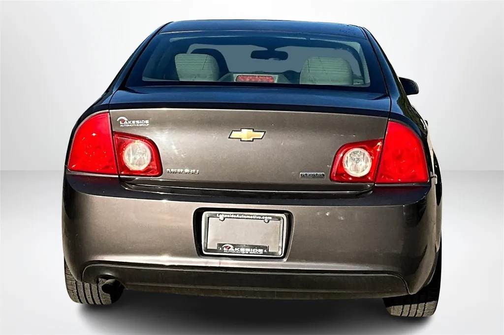 2011 Chevrolet Malibu LS photo 20