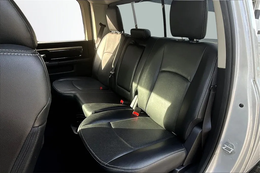 2016 Ram 1500 Sport photo 7