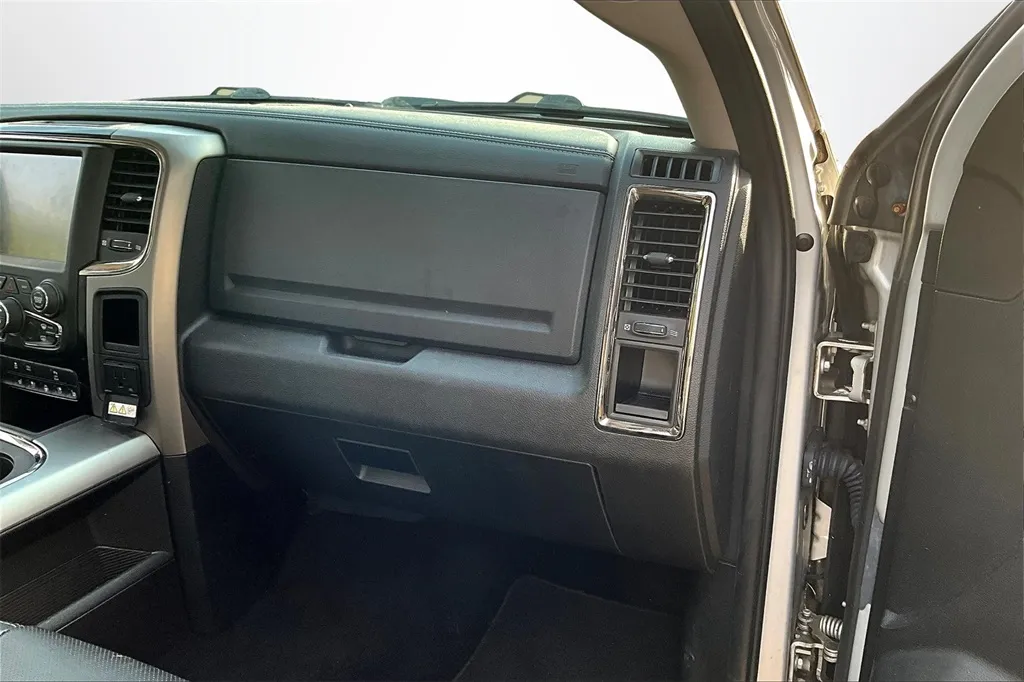 2016 Ram 1500 Sport photo 8