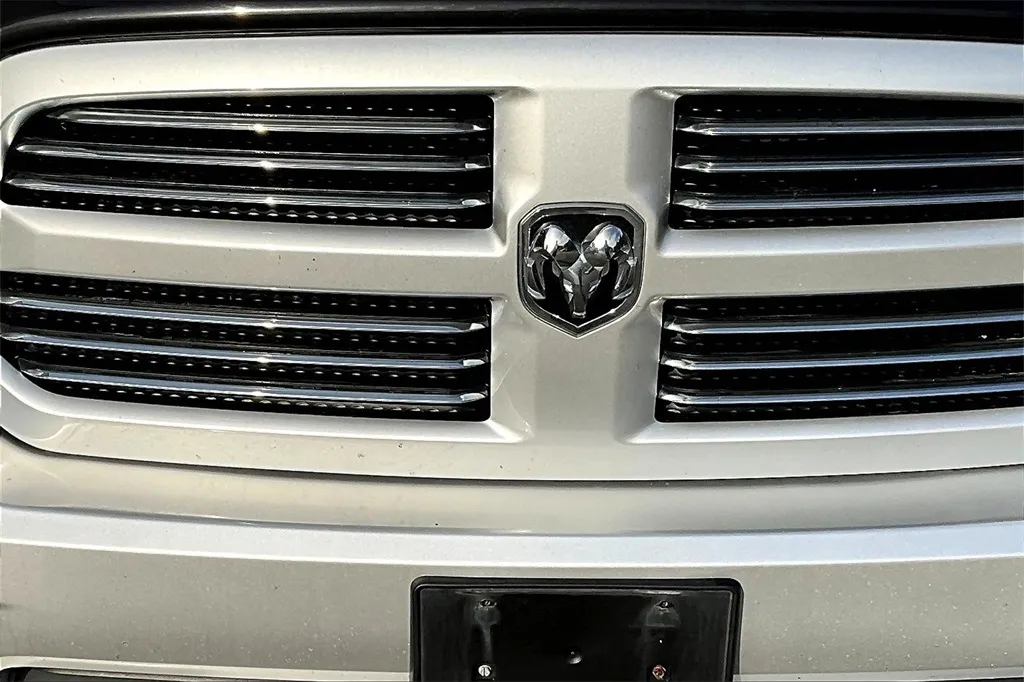 2016 Ram 1500 Sport photo 22
