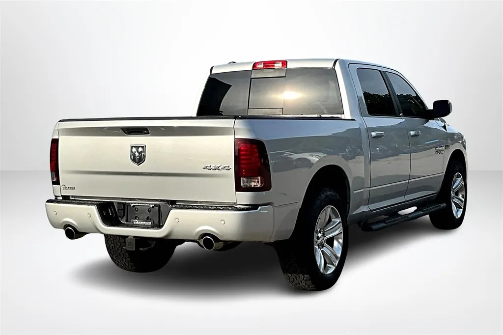2016 Ram 1500 Sport photo 13