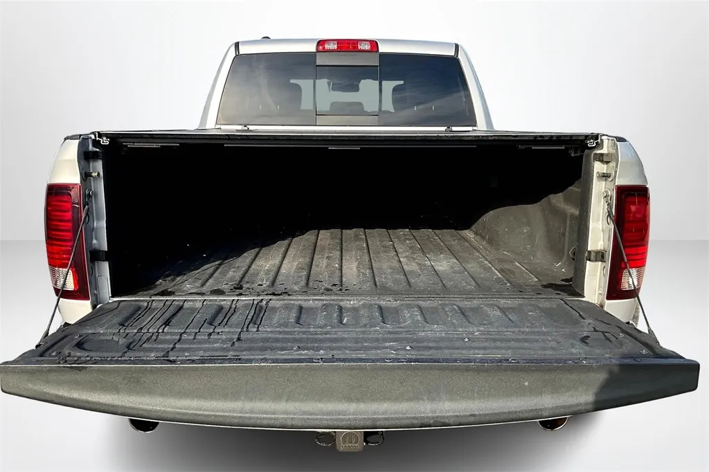2016 Ram 1500 Sport photo 3