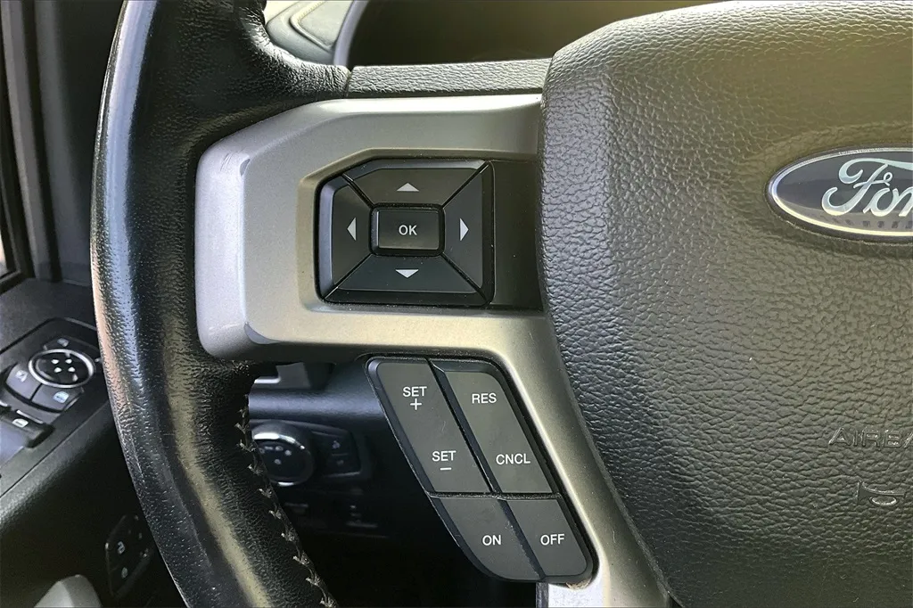 2018 Ford F-150 Lariat photo 14