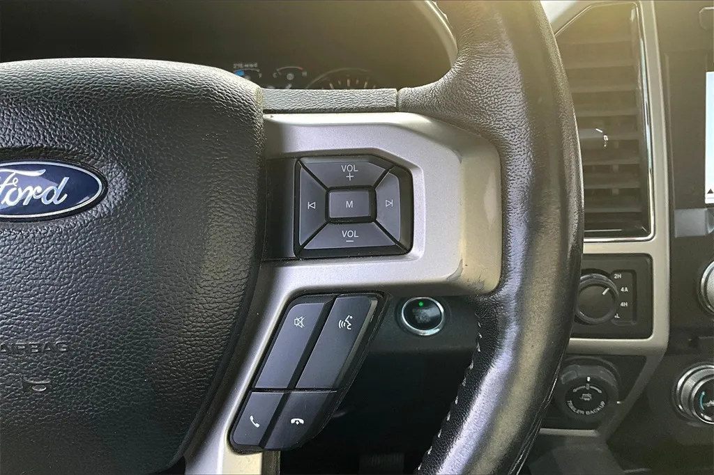 2018 Ford F-150 Lariat photo 25
