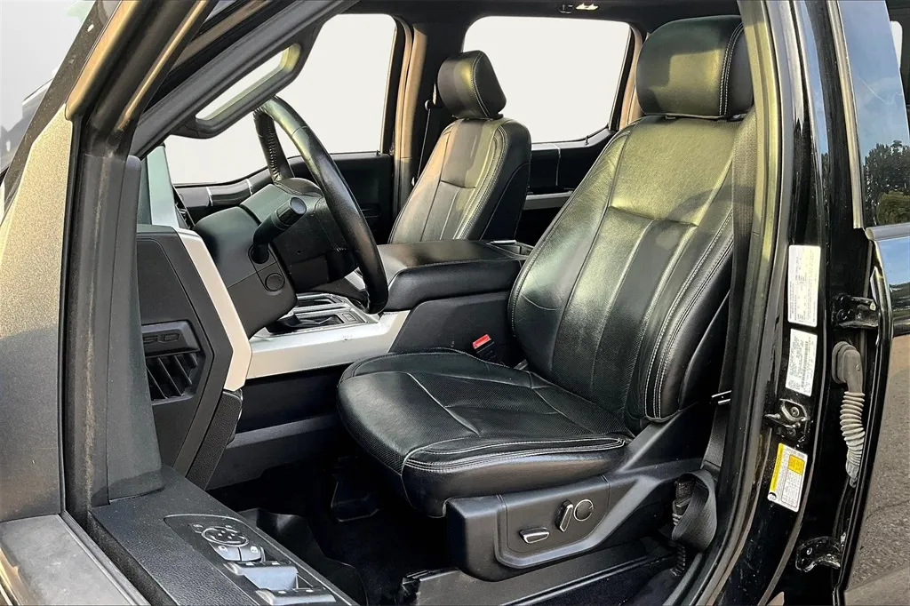 2018 Ford F-150 Lariat photo 28