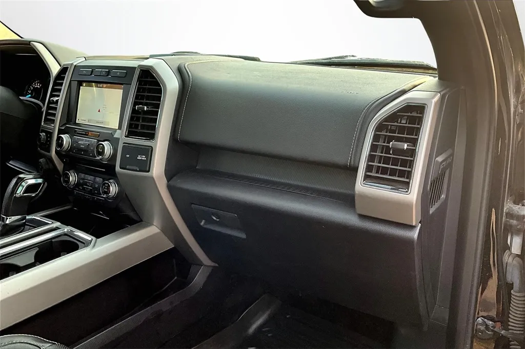 2018 Ford F-150 Lariat photo 19