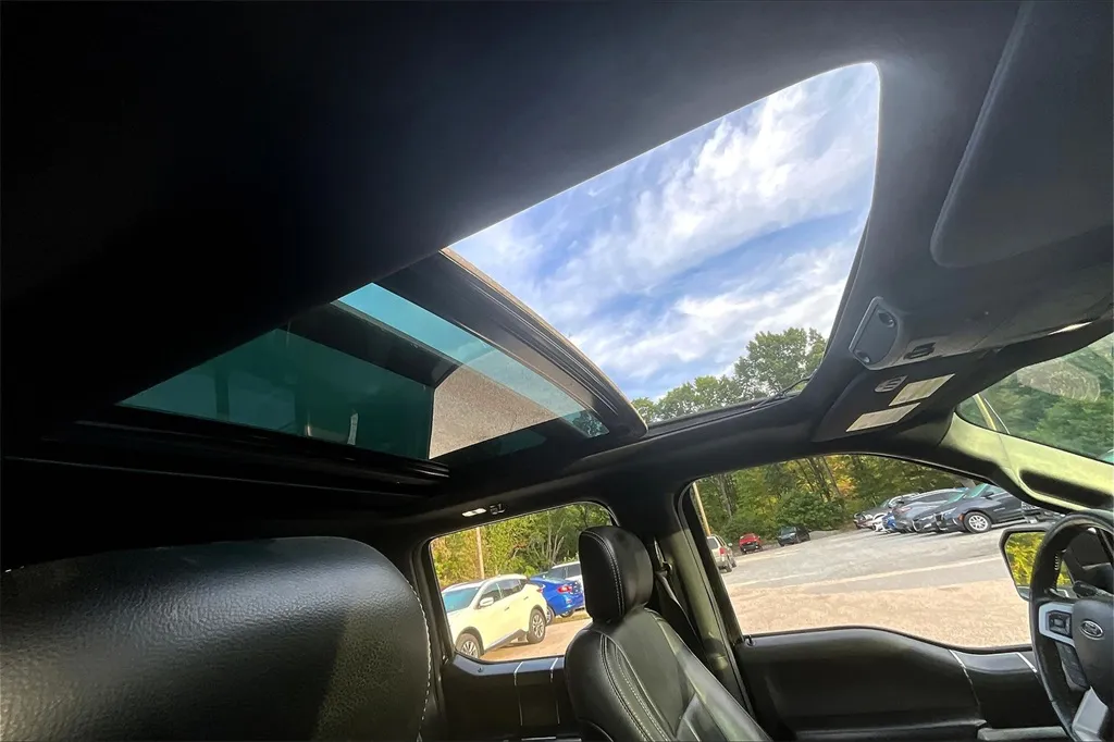 2018 Ford F-150 Lariat photo 29