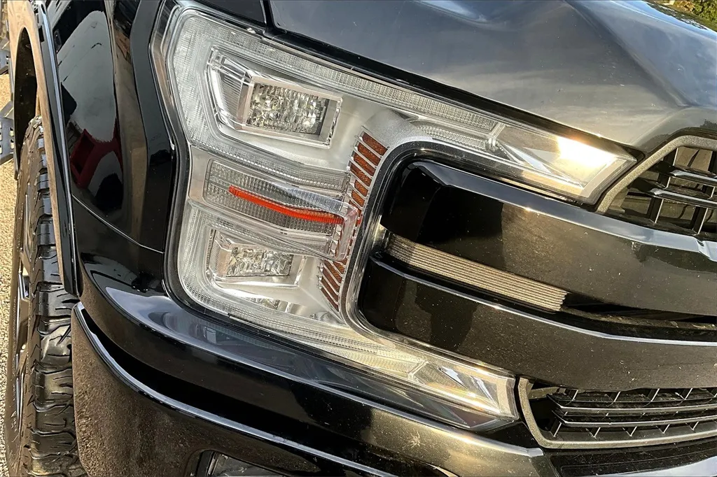 2018 Ford F-150 Lariat photo 30