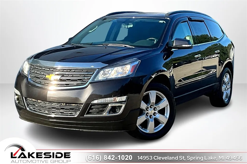 Gray 2017 Chevrolet Traverse LT for sale in Spring Lake, MI