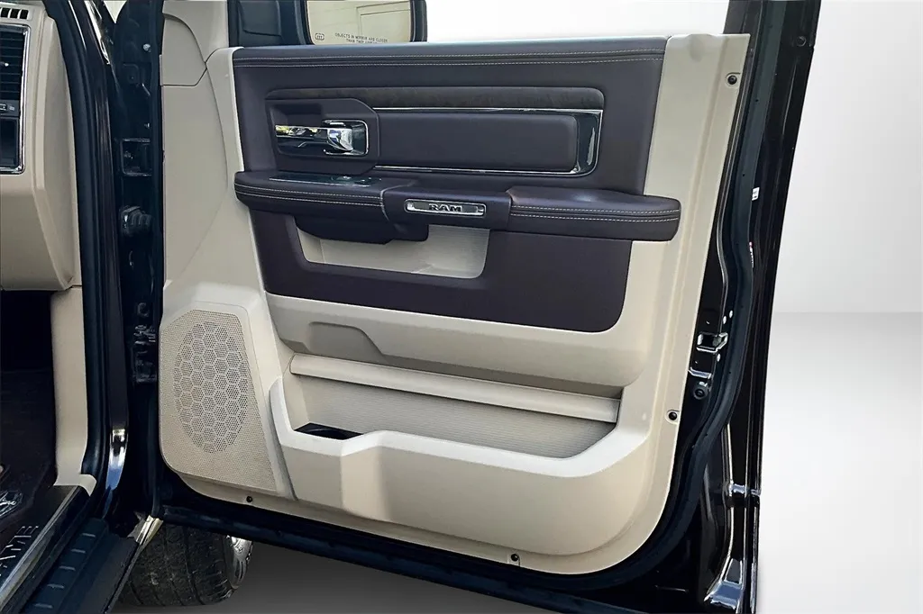 2017 Ram 1500 Laramie Longhorn photo 18
