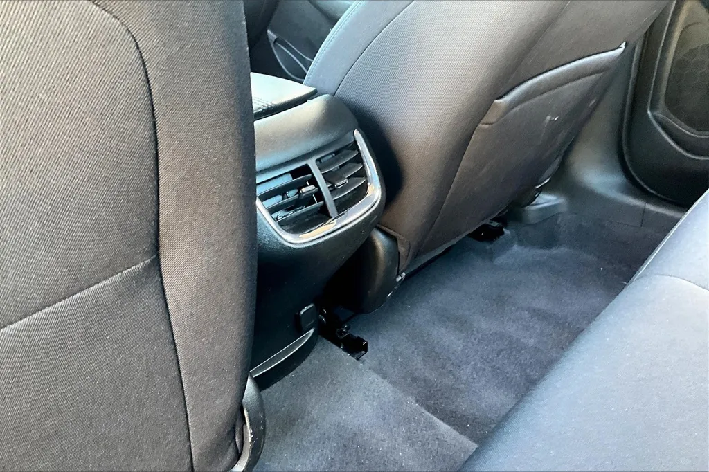 2023 Chevrolet Malibu 1LT photo 3