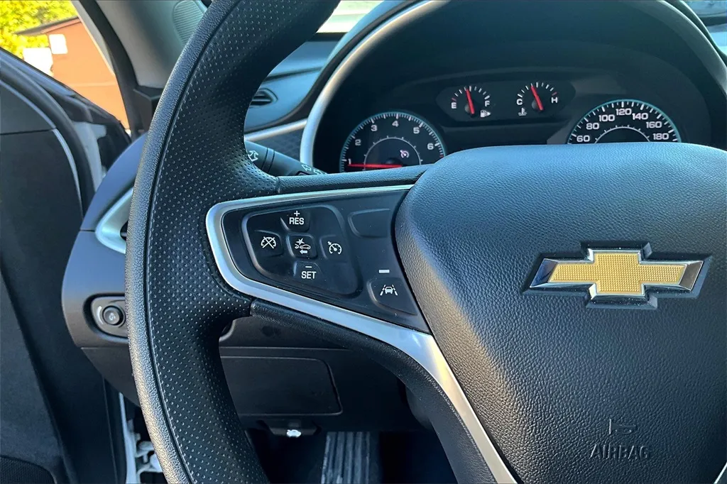 2023 Chevrolet Malibu 1LT photo 14