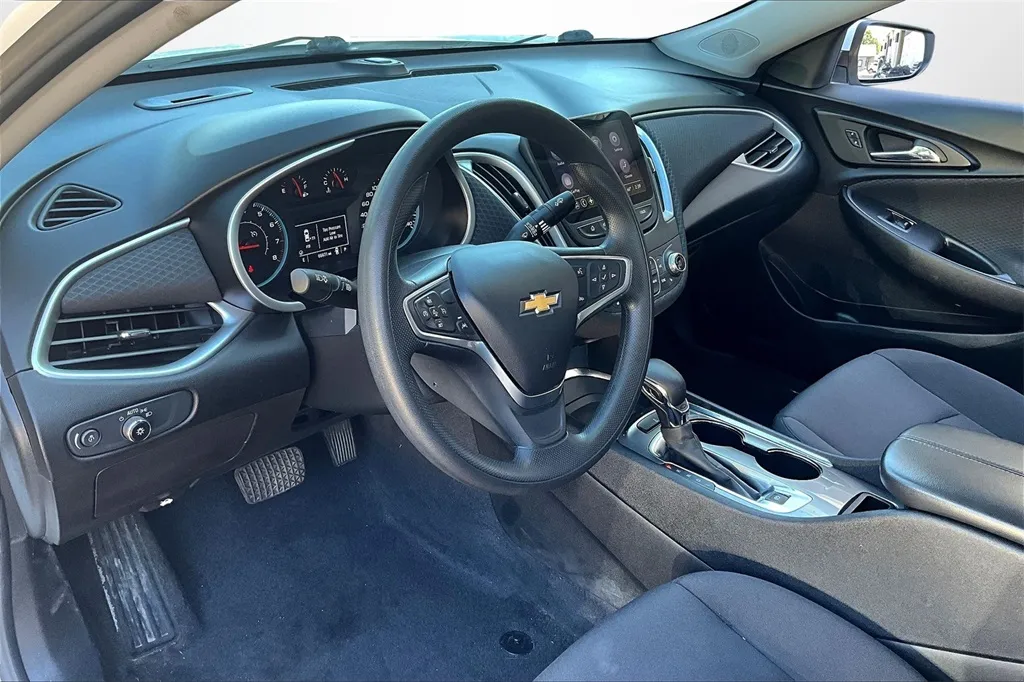 2023 Chevrolet Malibu 1LT photo 15