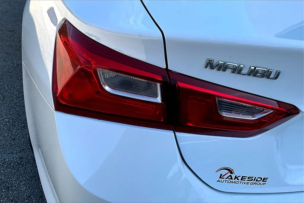 2023 Chevrolet Malibu 1LT photo 16